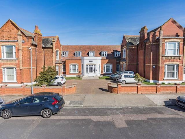 Flat for sale in South Tankerton, The Bridge