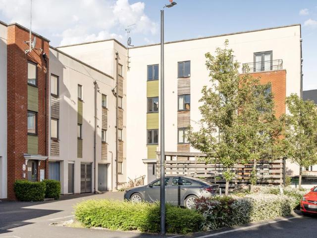 Flat for sale in Yate, South Gloucestershire