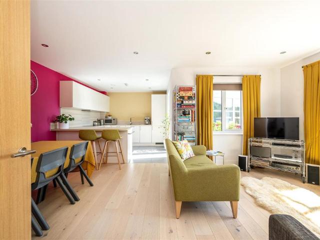 Flat for sale in Buckinghamshire