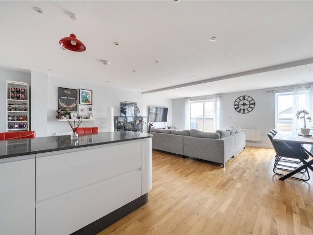 Flat for sale in London Borough of Bromley, Greater London