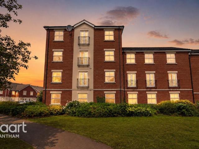 Flat for sale in Grantham, Barholm