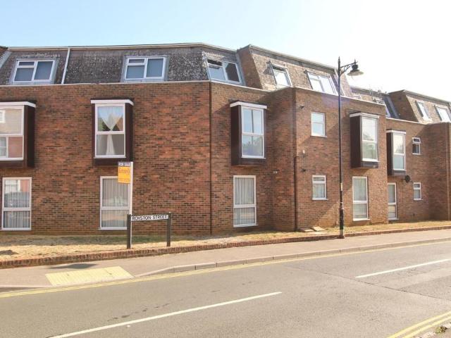 Flat for sale in Potton, Bedfordshire
