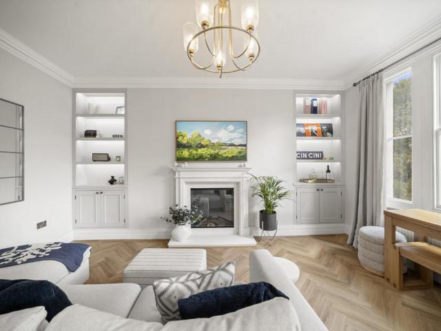Flat for sale in Royal Borough of Kensington and Chelsea, Greater London