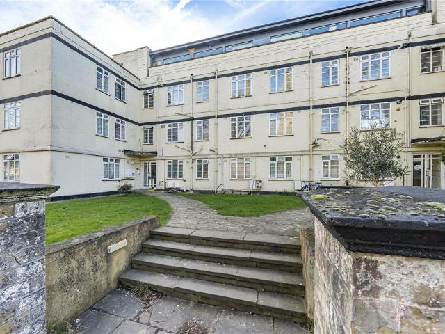 Flat for sale in London Borough of Hounslow, Spring Grove