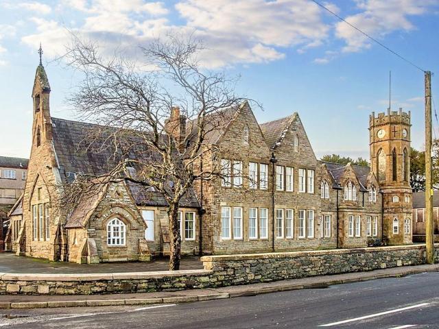 Flat for sale in Creebridge, Scotland