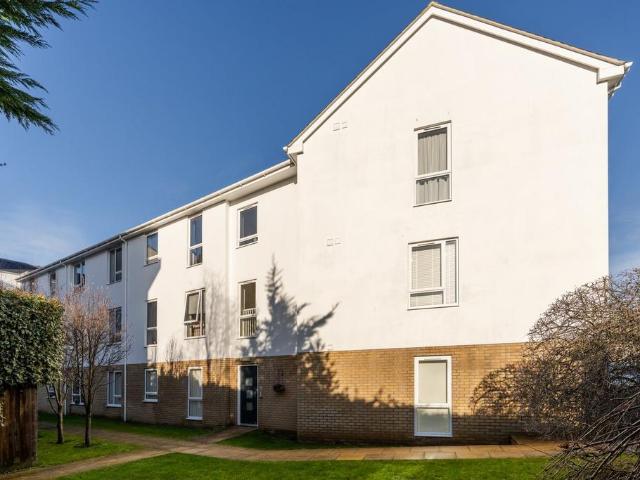 Flat for sale in Golden Valley, Gloucestershire