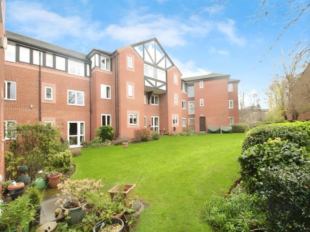 Flat for sale in Castle, Leftwich