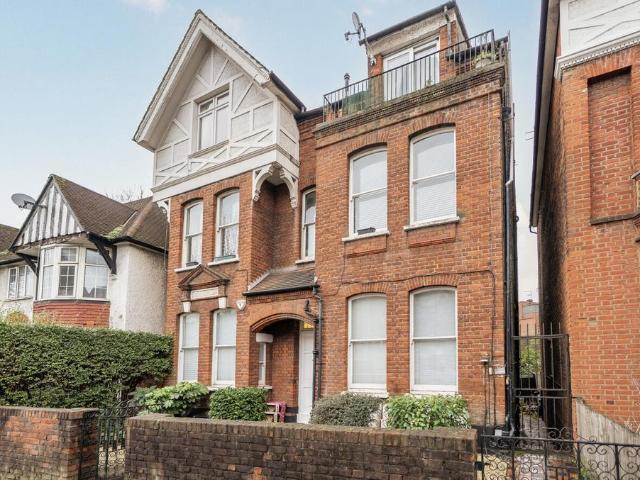 Flat for sale in West Hampstead, Greater London