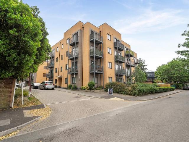 Flat for sale in Maidenhead, Isle Of Man