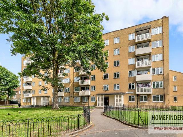 Flat for sale in Poplar Grove, Greater London