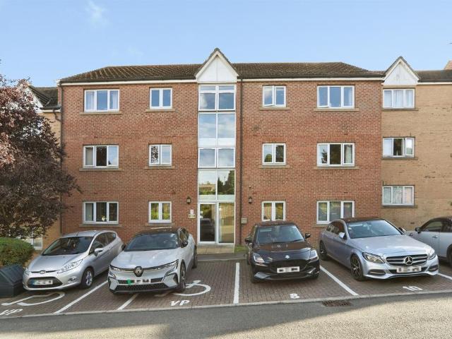 Flat for sale in Fulneck, West Yorkshire