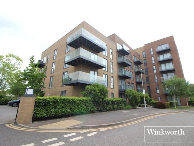 Flat for sale in Elstree and Borehamwood, Borehamwood