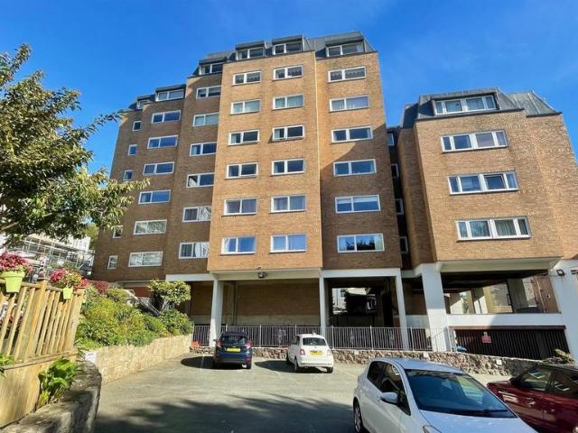 Flat for sale in Llandudno, Wales