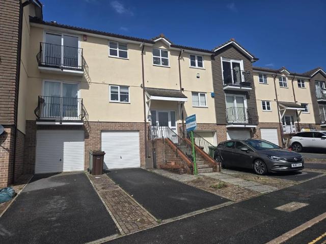 Flat for sale in Greenbank, Mount Wise