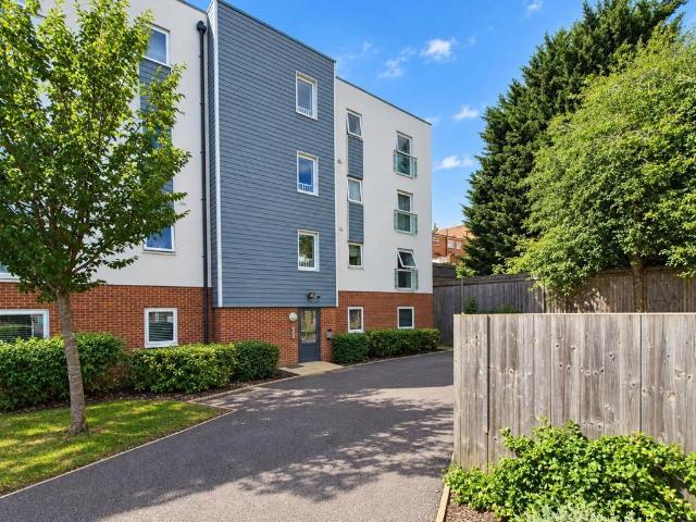 Flat for sale in Burrow's Bush, Wellingborough