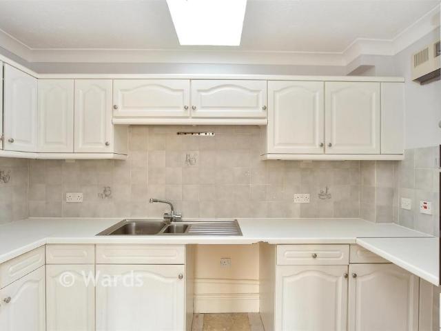 Flat for sale in Oad Street, Kent