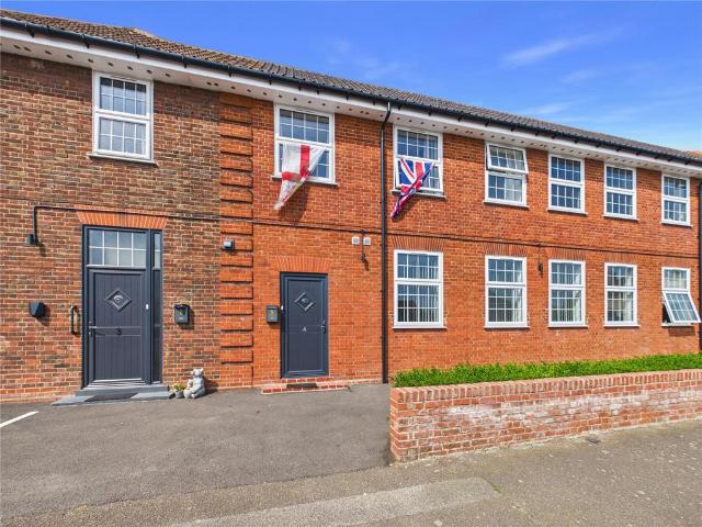 Flat for sale in Walton, Eastbridge
