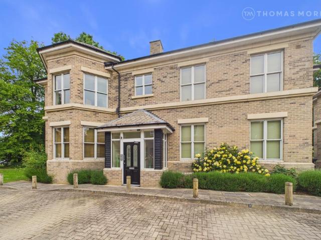 Flat for sale in Houghton and Wyton, Huntingdon