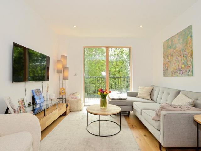 Flat for sale in Holywell Estate, North Watford