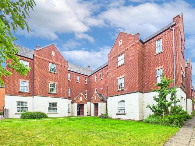 Flat for sale in Lichfield, Boley Park