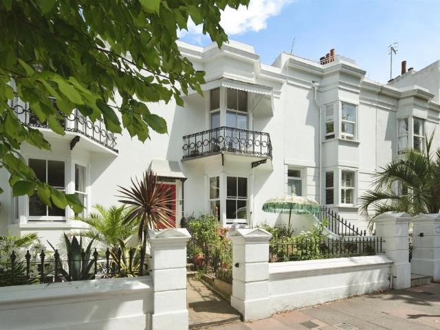 Flat for sale in Brunswick, Brighton & Hove