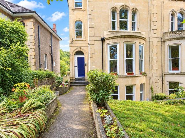 Flat for sale in Feckenham, City Of Bristol