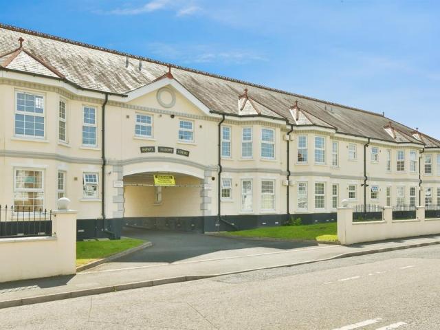 Flat for sale in Burraton, Saltash