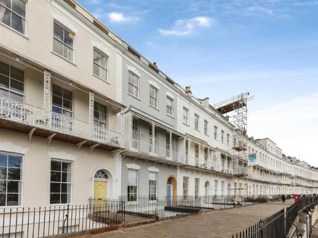 Flat for sale in Hotwells, Feckenham