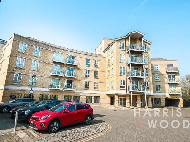 Flat for sale in Fordham Heath, Essex