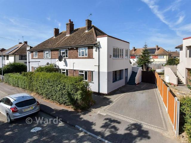 Flat for sale in Newington, Acol