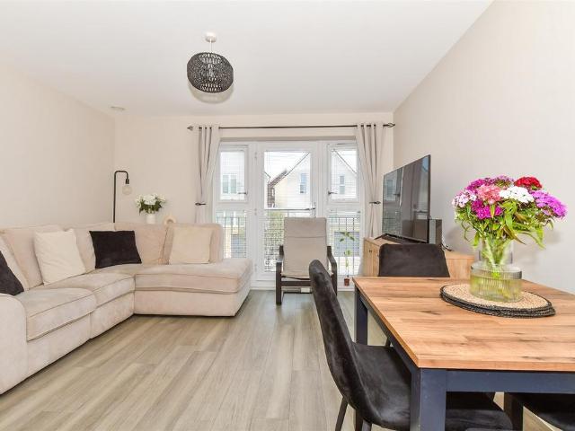 Flat for sale in Sherwood, Sandown Park