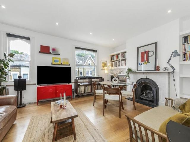 Flat for sale in London Borough of Croydon, Upper Norwood