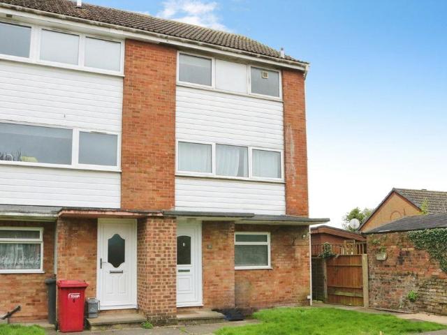 Flat for sale in Slough