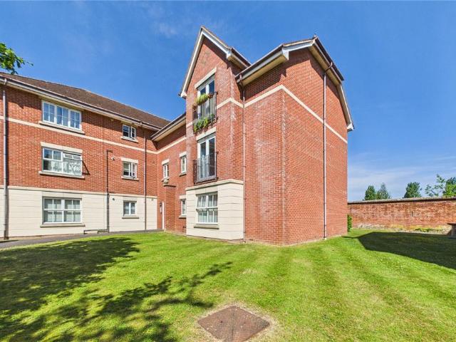 Flat for sale in Priest Down, Hampshire