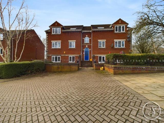 Flat for sale in Slaid Hill, Moortown