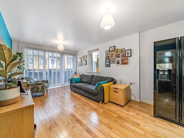 Flat for sale in Greenwich Town Centre, Isle Of Man