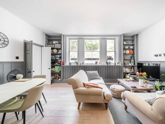 Flat for sale in West Hampstead, Greater London