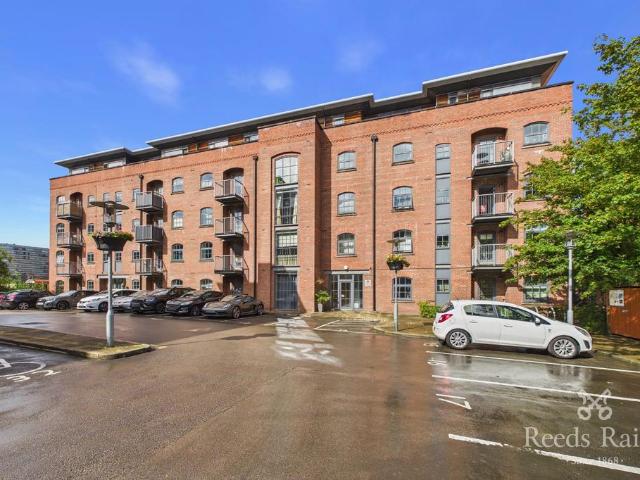 Flat for sale in Piccadilly, Manchester