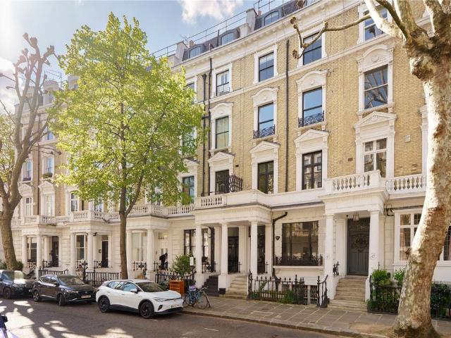 Flat for sale in Notting Hill, Greater London