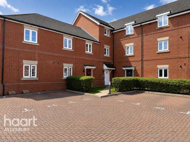 Flat for sale in Berryfield, Buckinghamshire