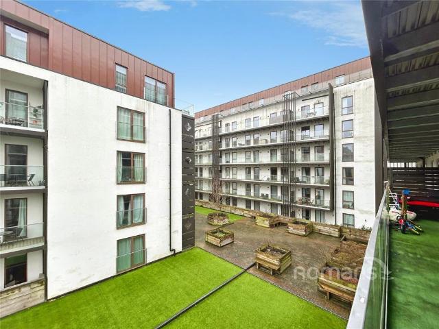 Flat for sale in Farnborough, Hampshire