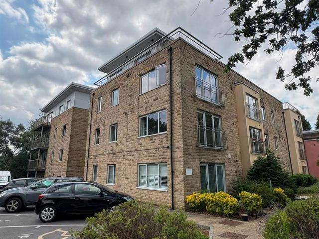 Flat for sale in Horsforth, West Yorkshire