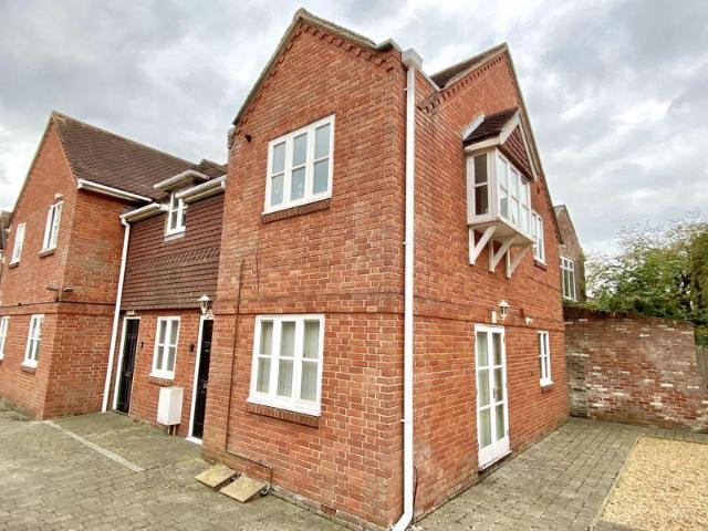 Flat for sale in Fareham, Hampshire