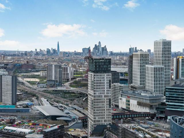 Flat for sale in Stratford Marsh, Greater London