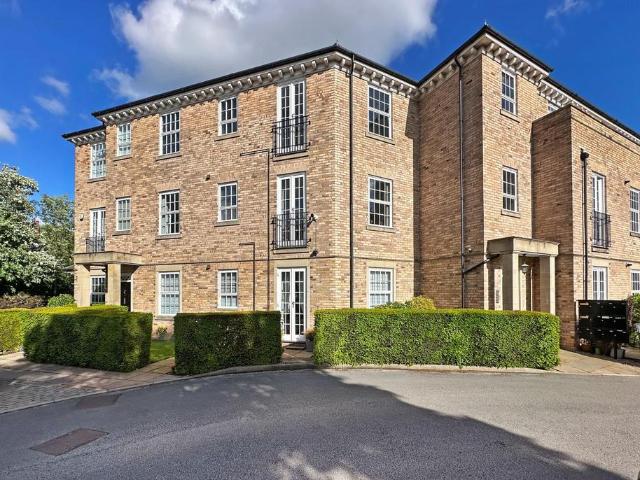 Flat for sale in Timperley, Trafford Park