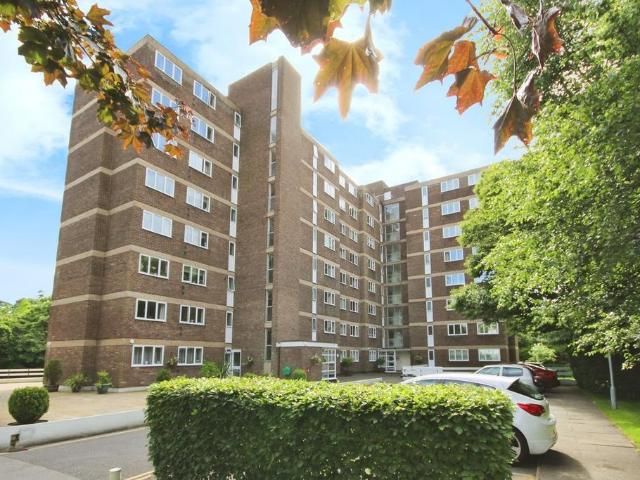 Flat for sale in Bournemouth