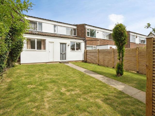 Flat for sale in King's Walden, Hertfordshire