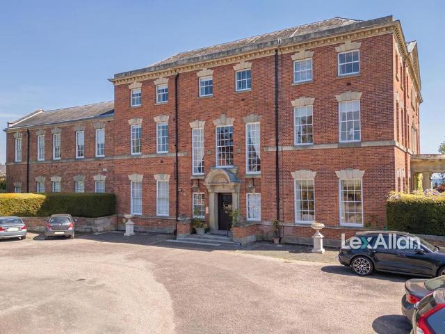 Flat for sale in Crookhill, Worcestershire