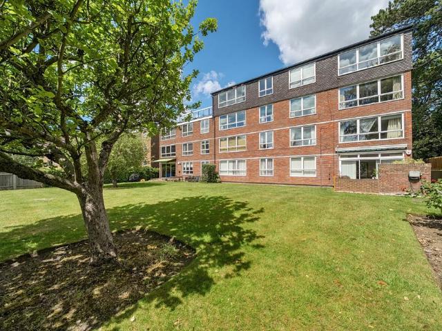 Flat for sale in Beckenham, Greater London