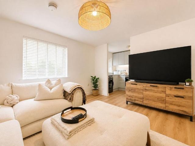 Flat for sale in Nangreaves, Wales